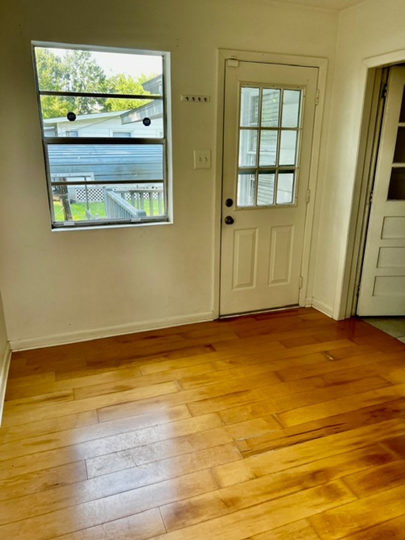 Cottage Style 3/2 in Dauphin Acres – photo 2