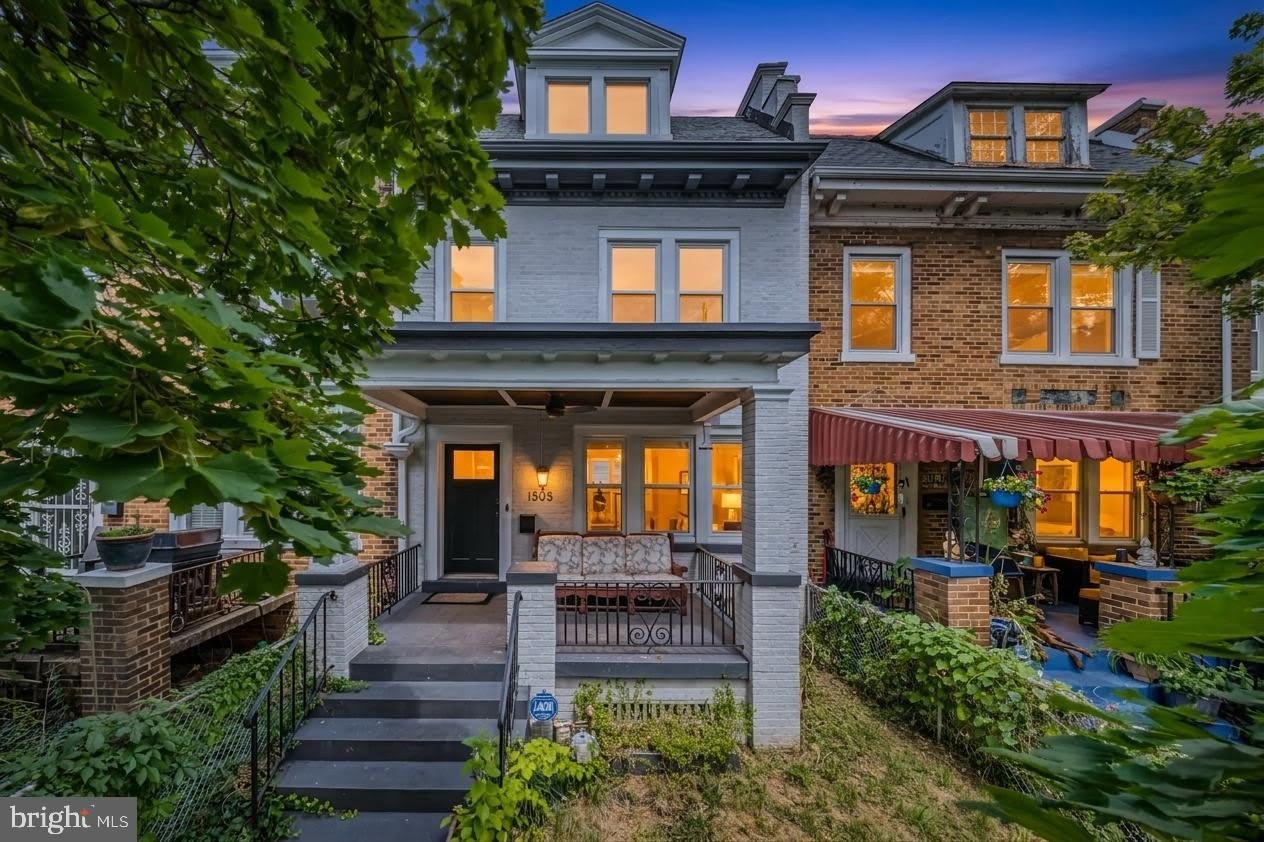 1505 SPRING Place NW – photo 1