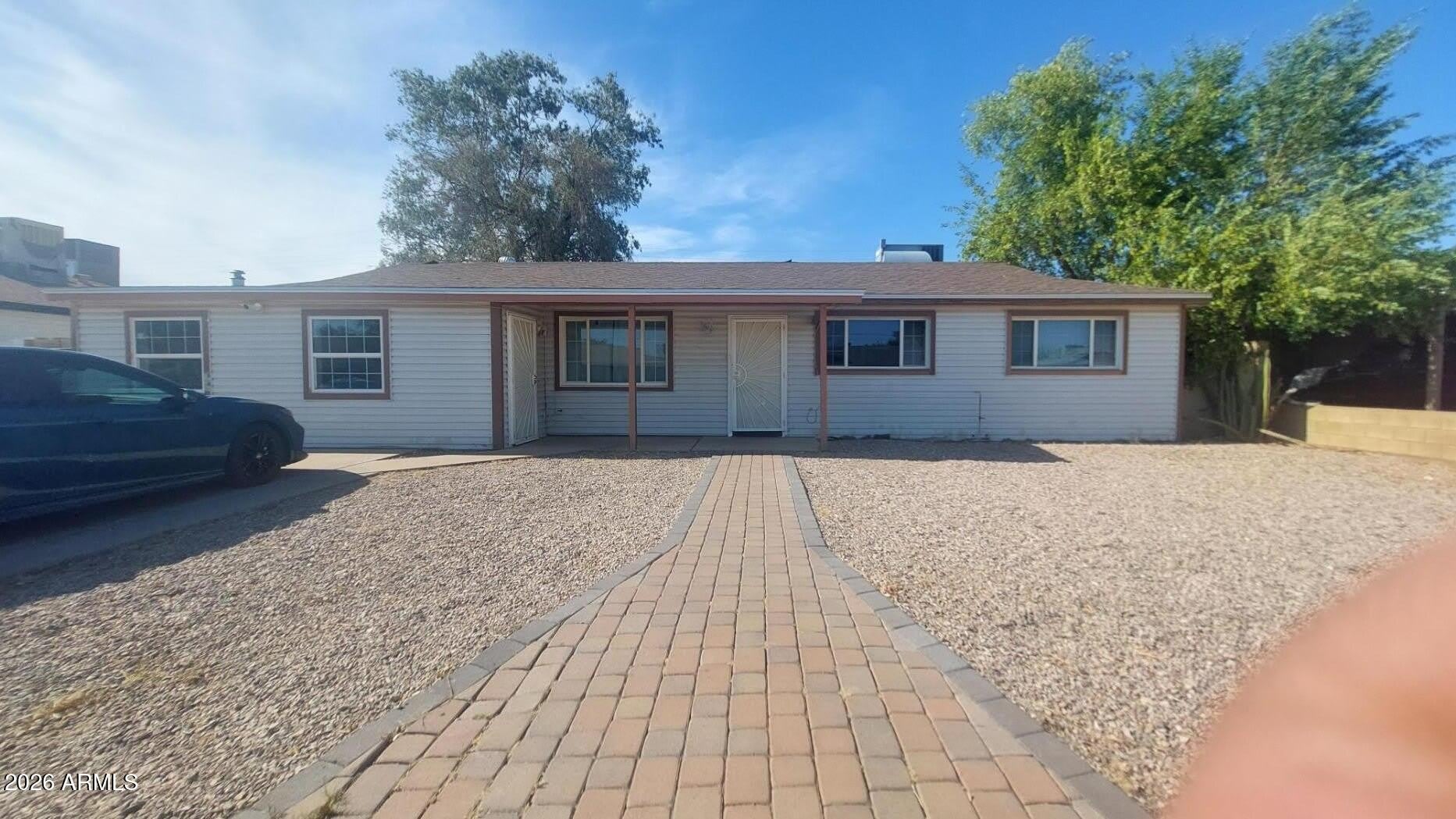 2448 W FREEWAY Lane – photo 1