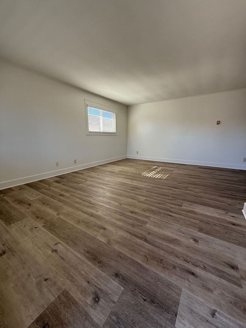 Spacious Living in the Heart of Ventura – photo 2