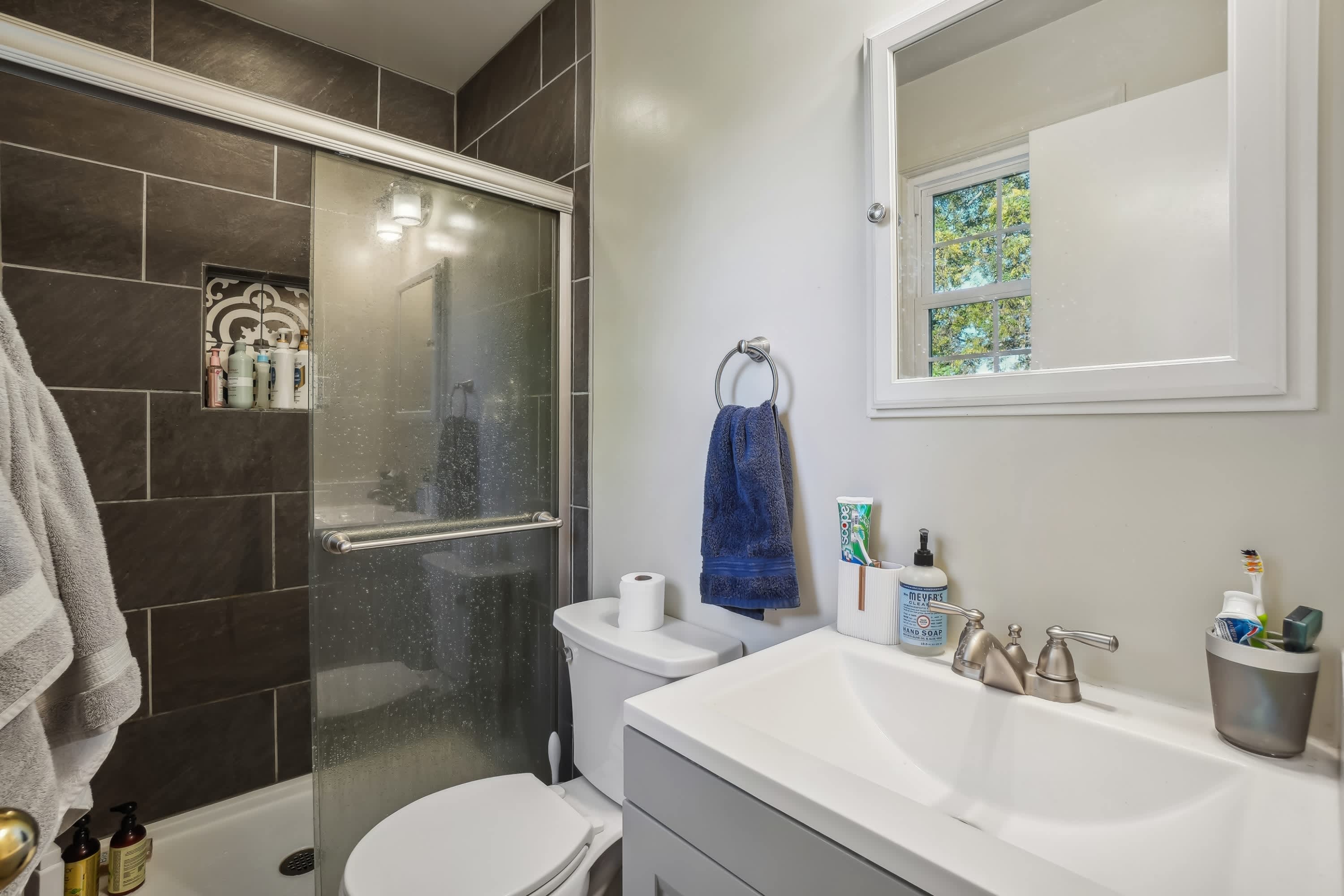 7404 Dartmouth Avenue – photo 5