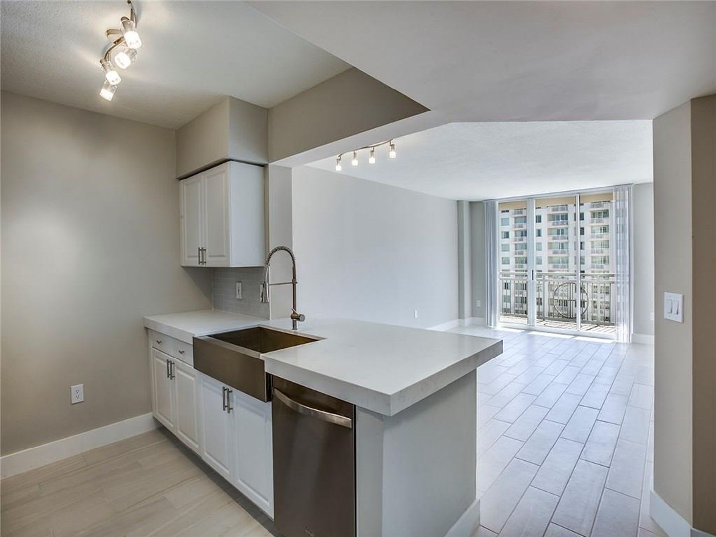 1040 Seminole Drive 1408, Fort Lauderdale, FL 33304 – photo 1