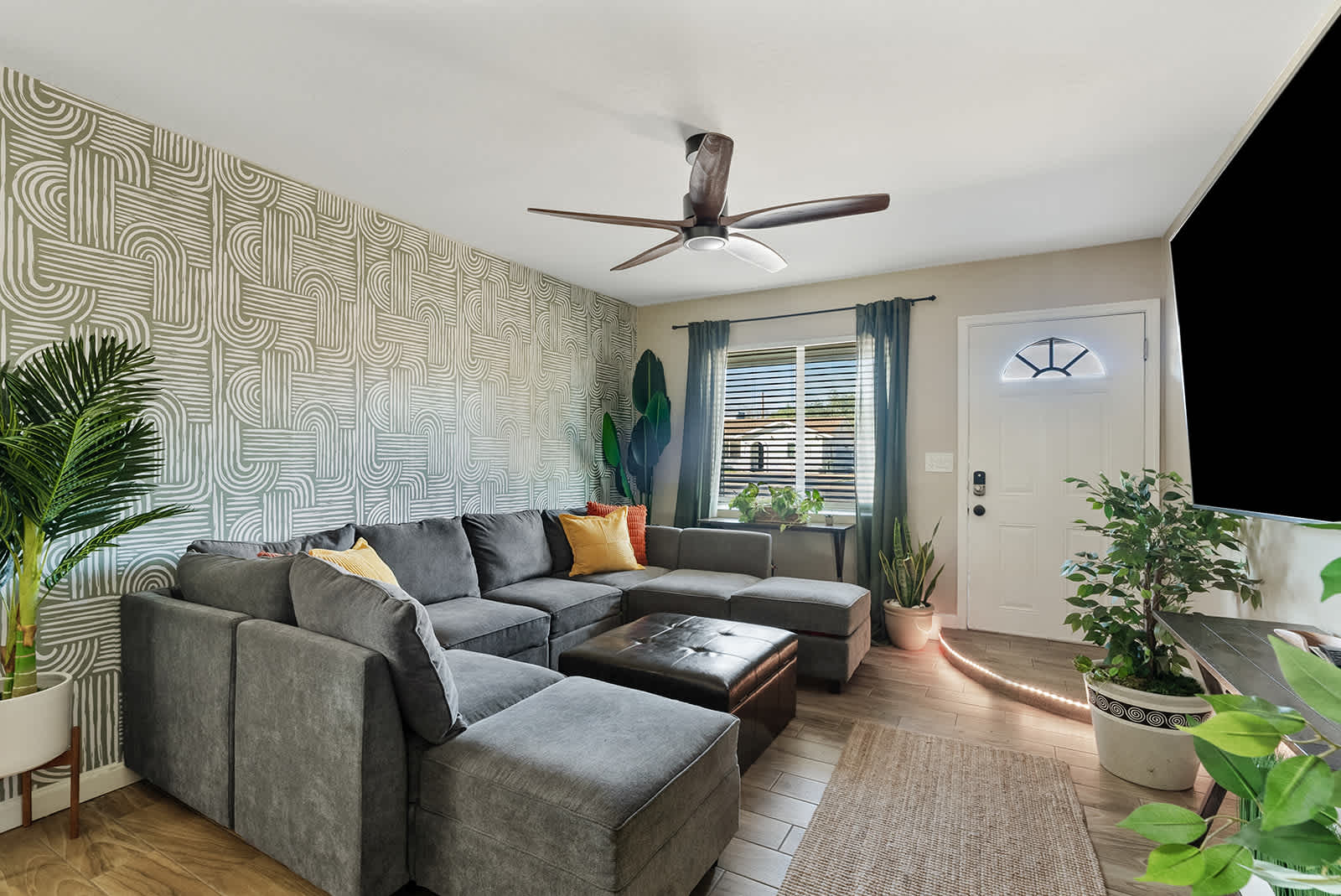 3231 East Cambridge Avenue – photo 4