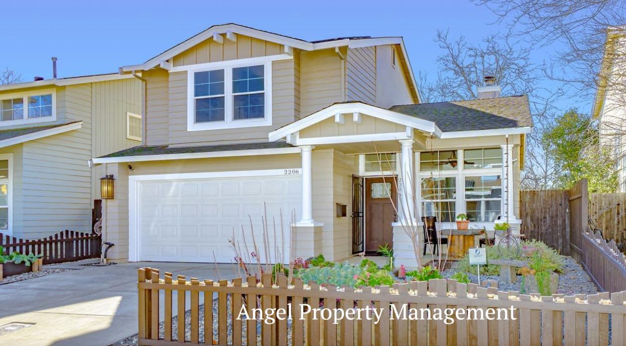 2206 Halsey Circle – photo 1
