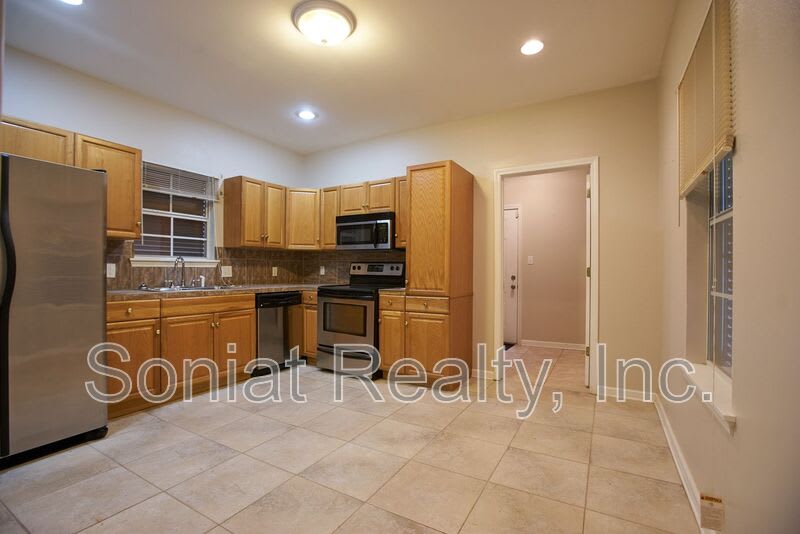 3320 N Prieur Street – photo 5