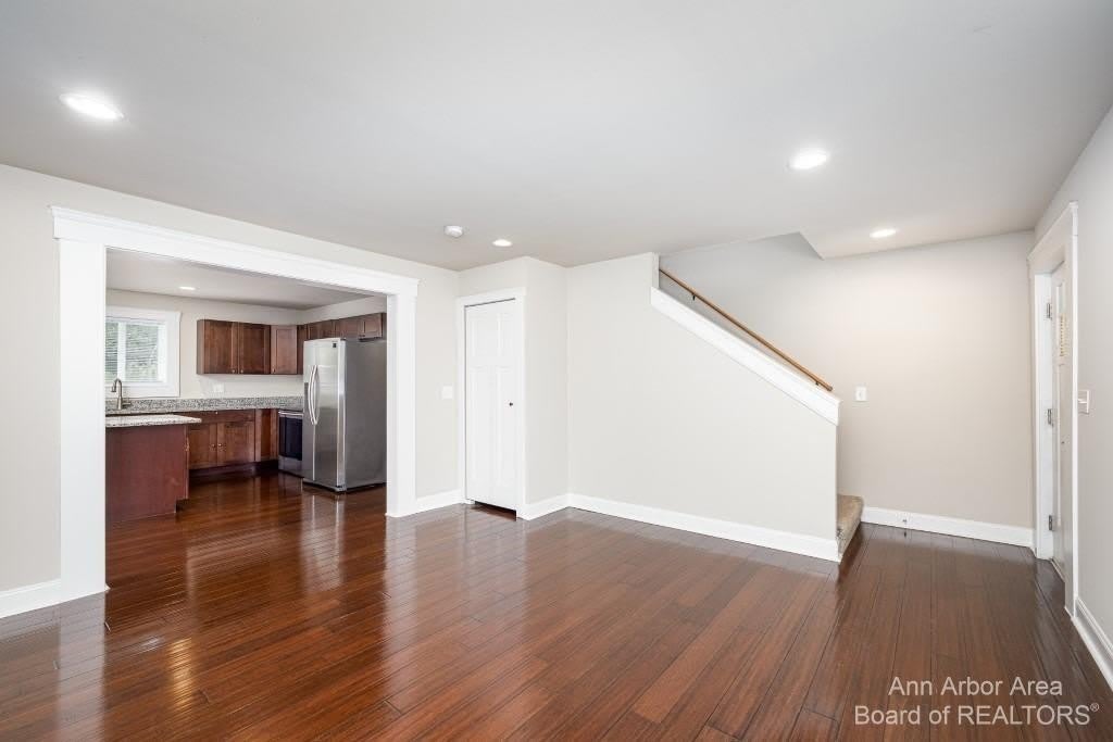 2 Maple Vlg Court – photo 2