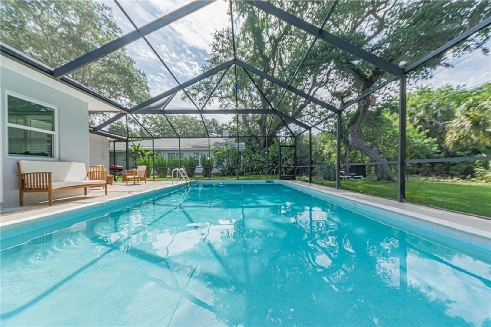 Private Heated Pool – photo 1