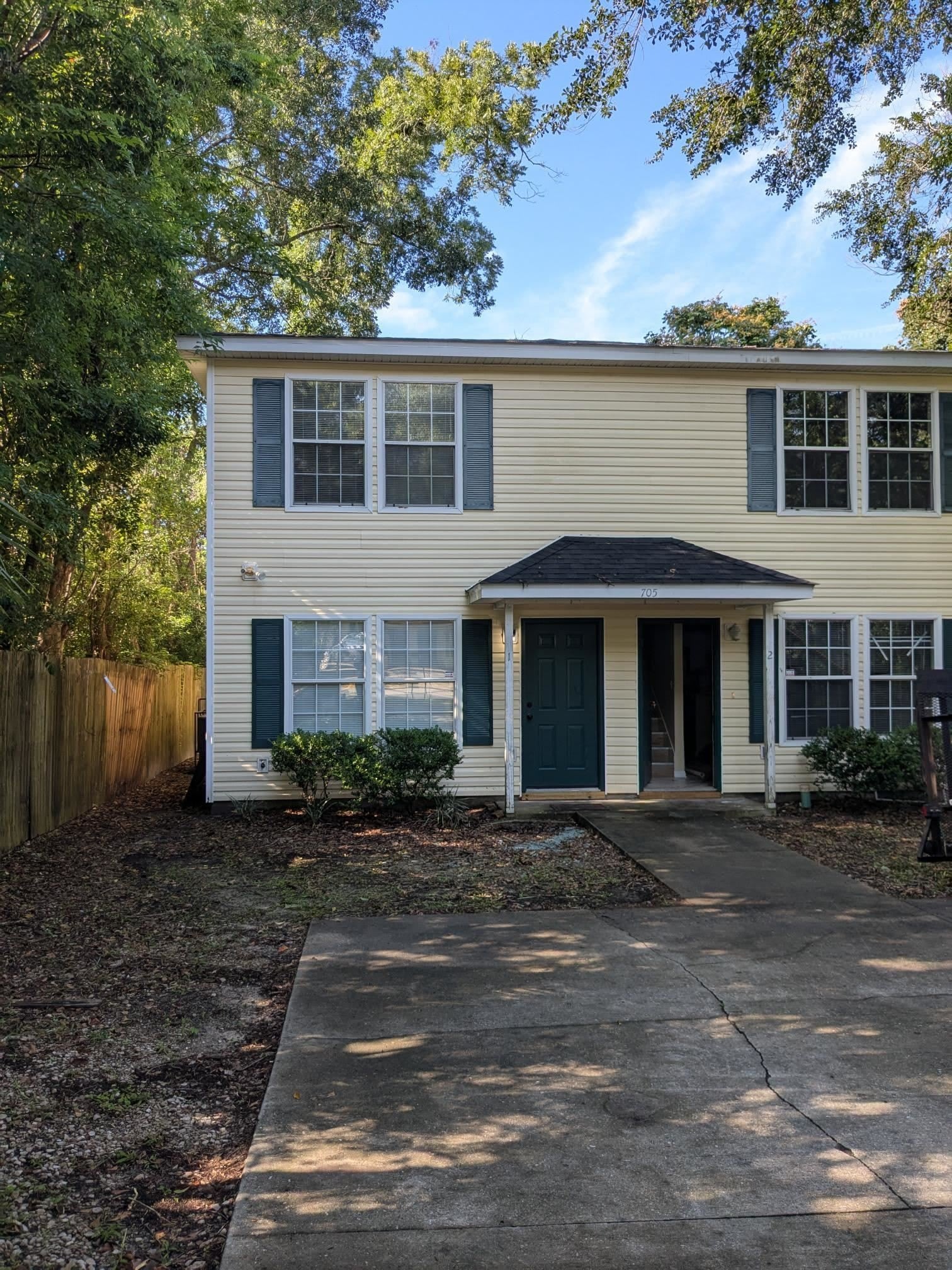 705 W Georgia Street – photo 1
