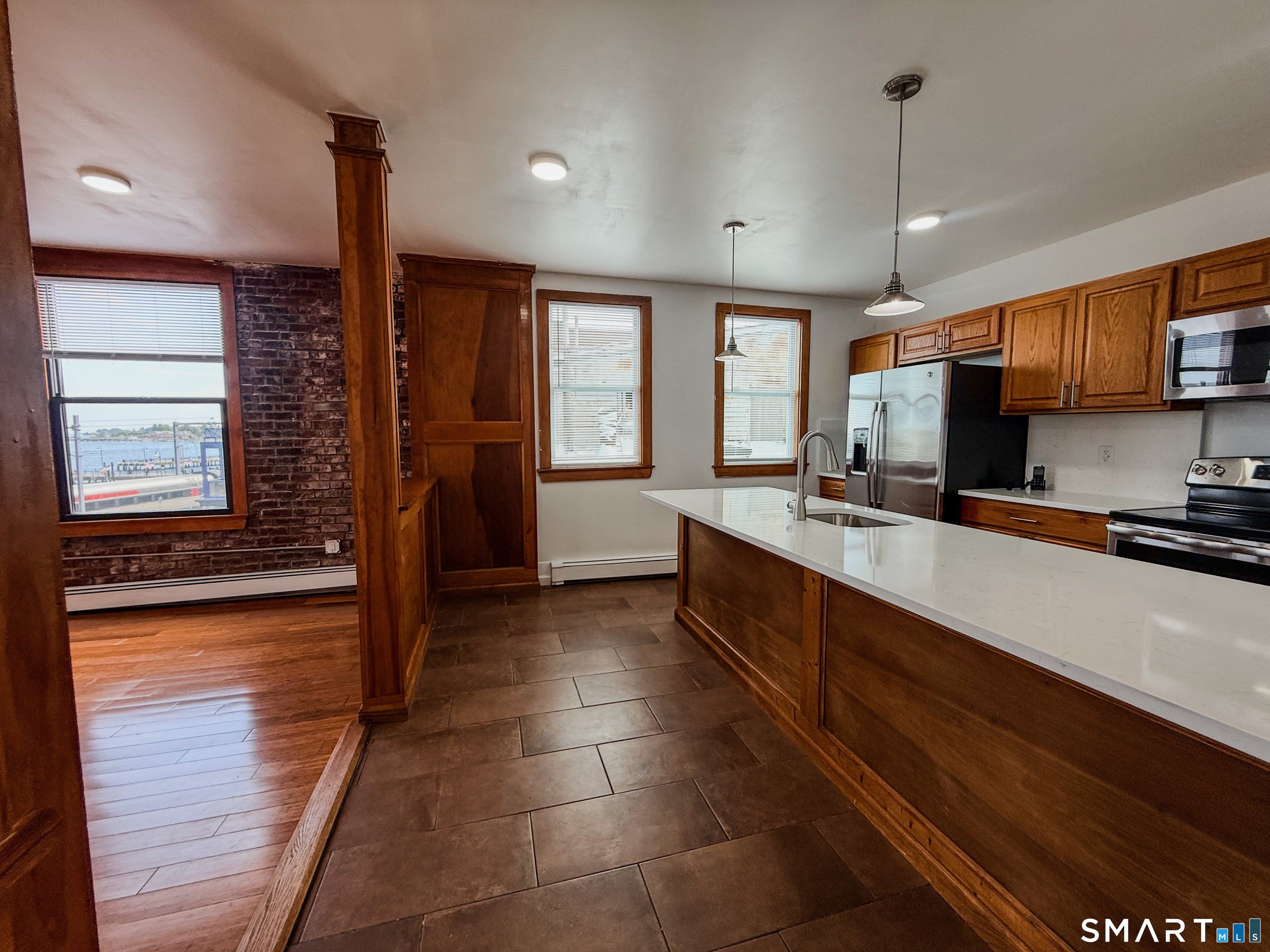 18 Bank Street – photo 1
