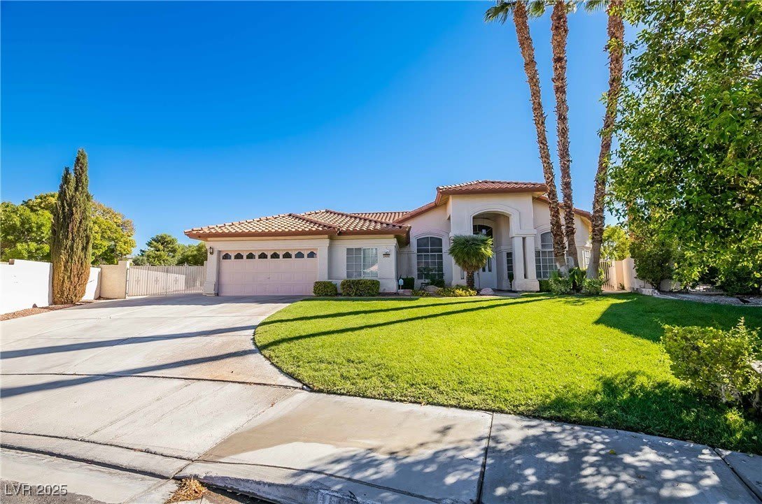 1400 Castle Crest Drive – photo 1