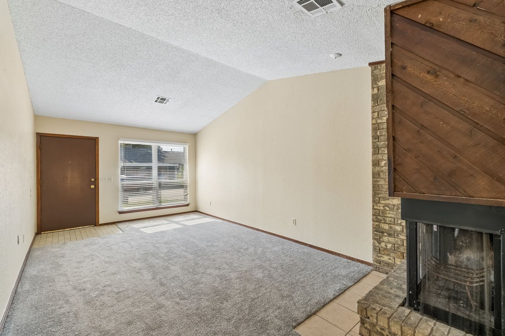 208 Hudson Pl – photo 4