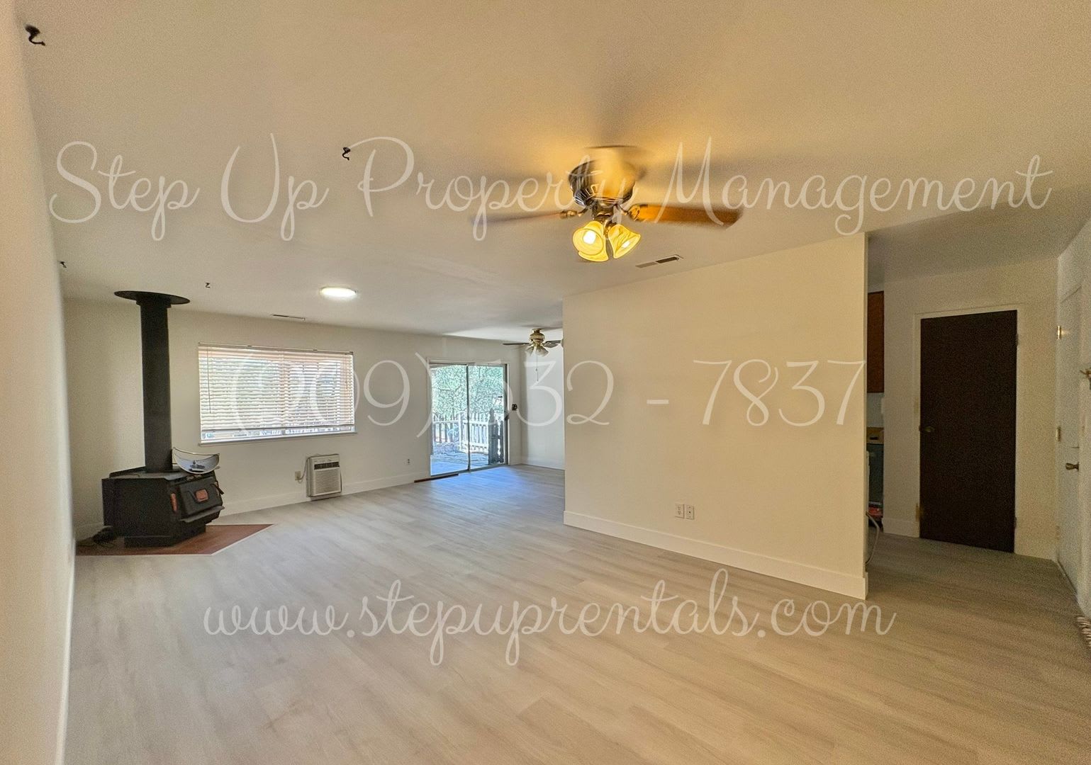 Beautiful 3-Bedroom Home with Solar, Fireplace & Private Lake Access – photo 3