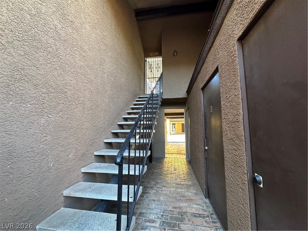 1467 Hialeah Drive – photo 4