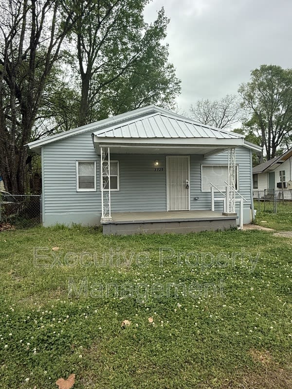 3729 Pine Avenue – photo 1