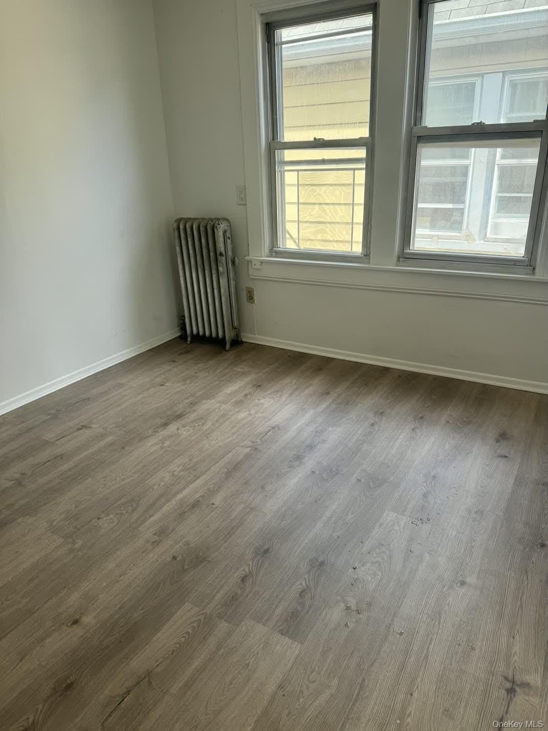 37 45 94Th Street – photo 1