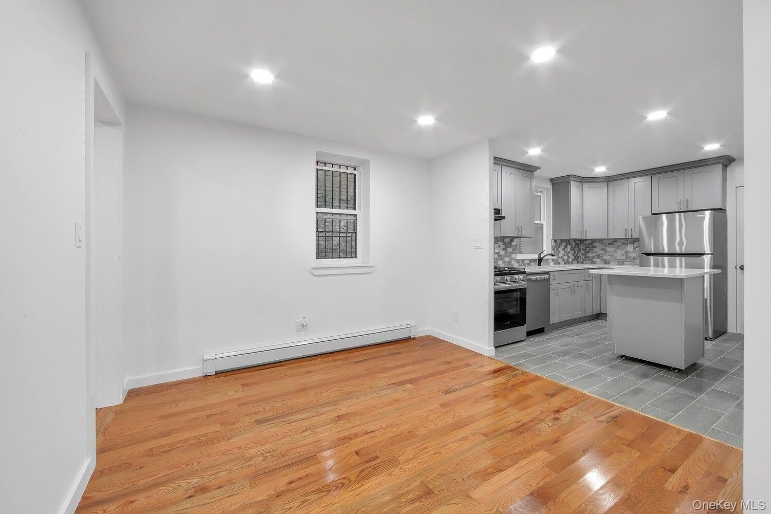21-14 45TH Road – photo 3