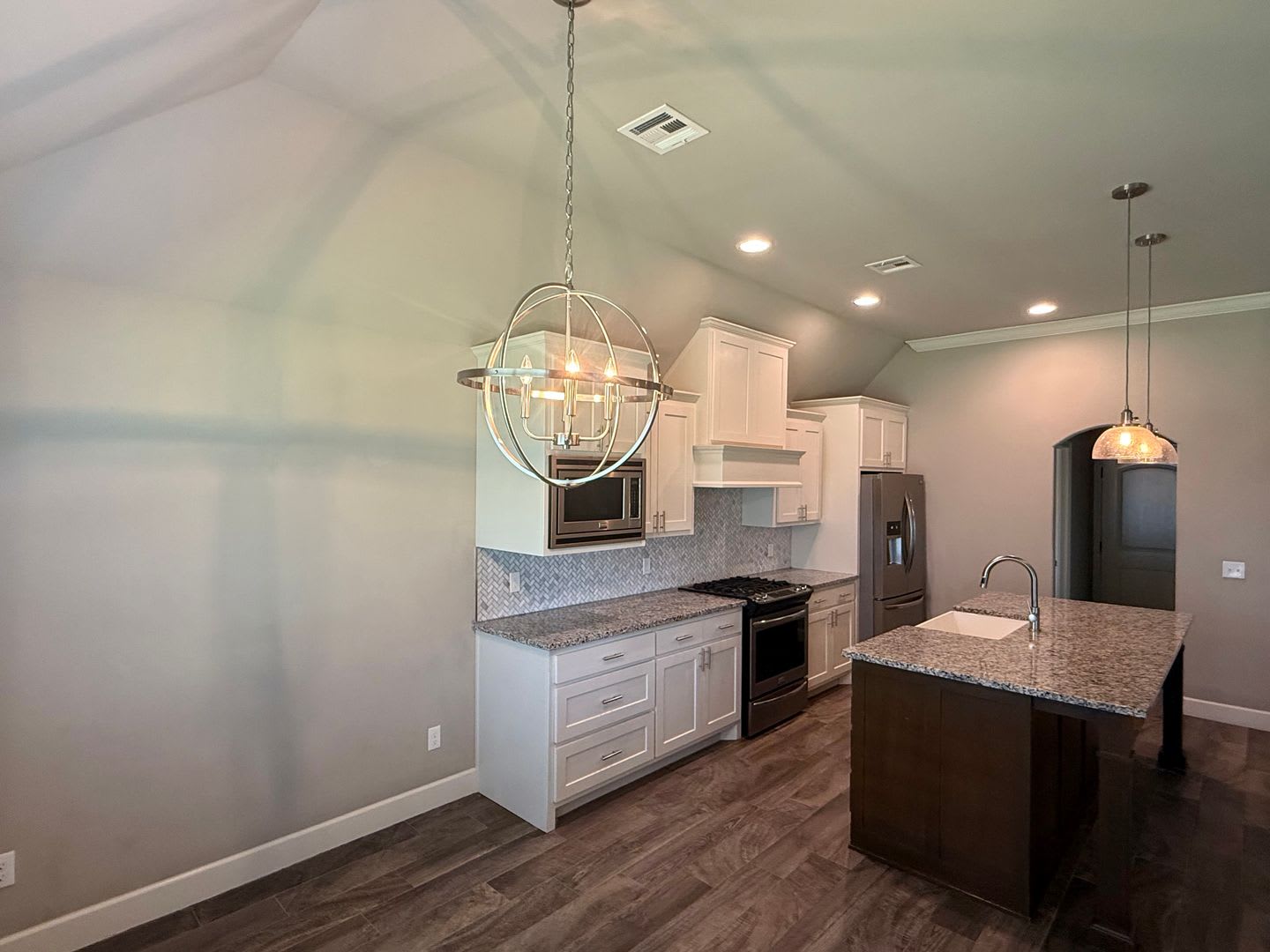 Fantastic 3 Bed 2 Bath With 3 Car Garage – photo 5