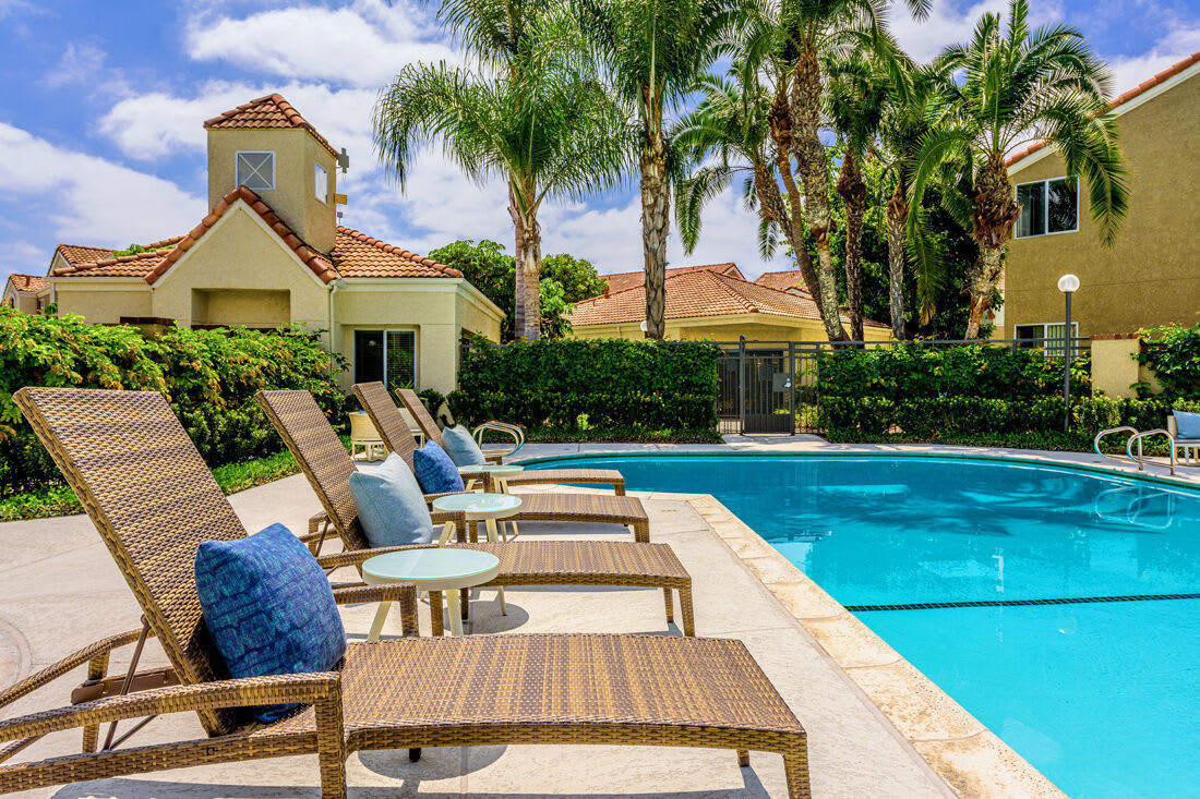 El Paseo Apartment Homes – photo 3