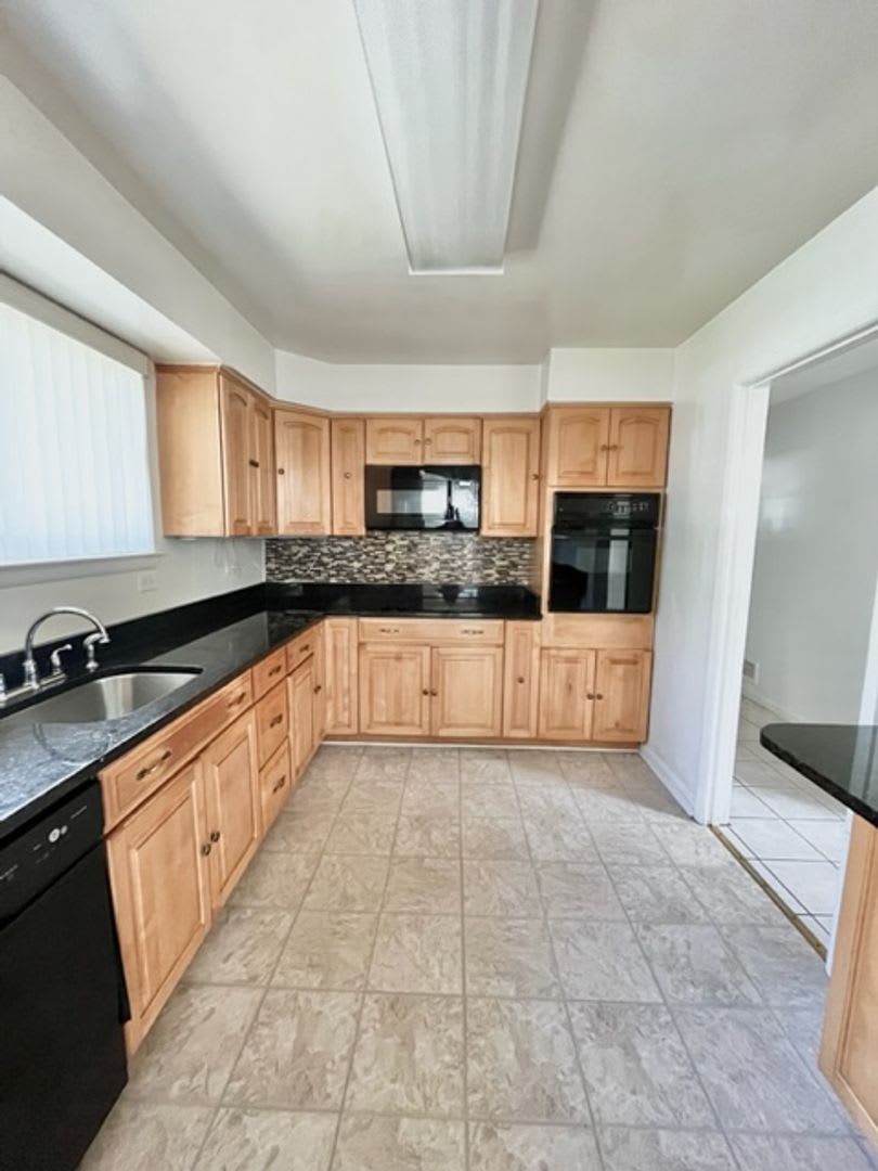 Fully updated 4 BR/2.5 BA home close to all amenities, Route 29 and 495 – photo 5
