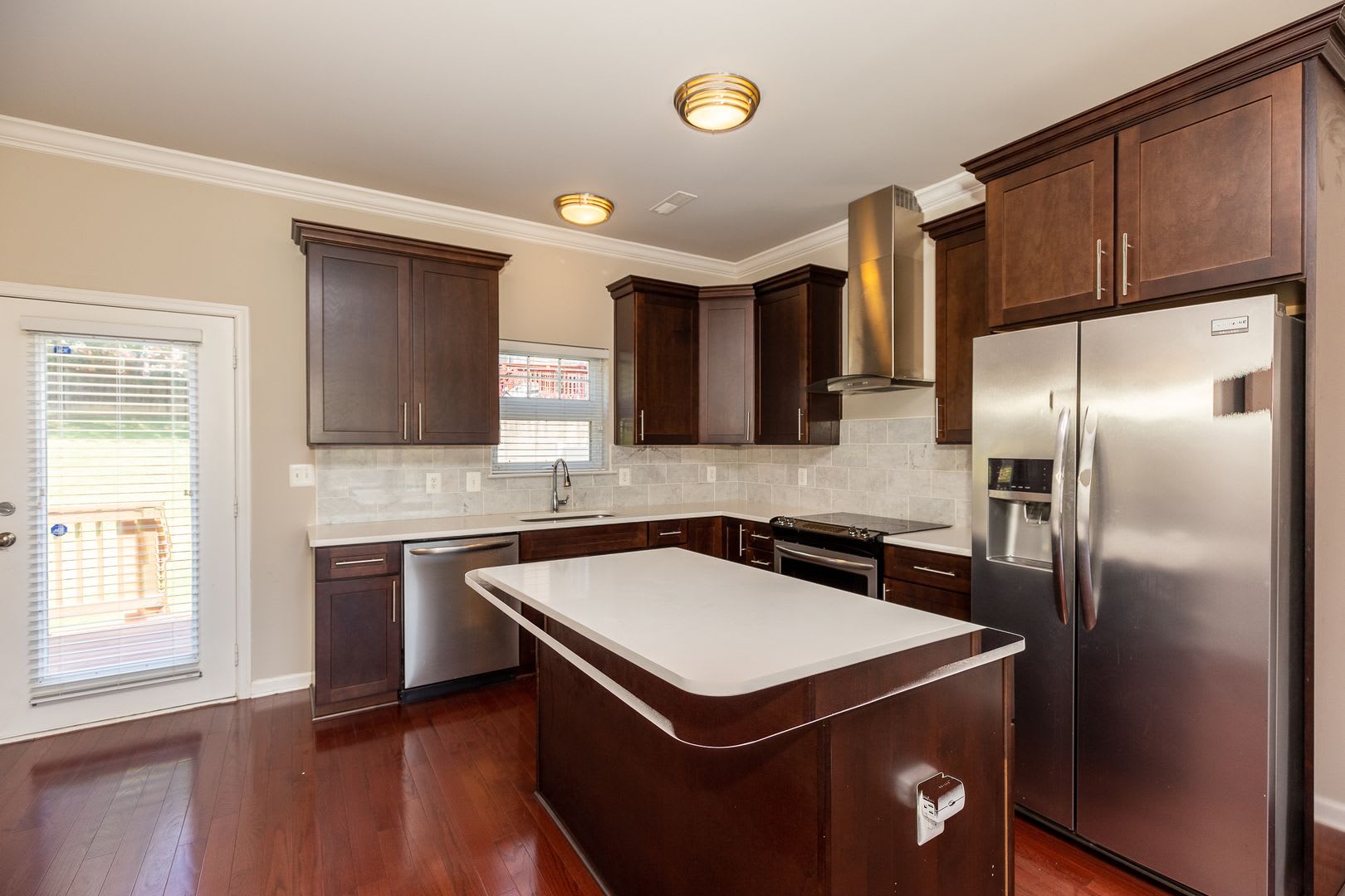 Luxurious 3 Bedroom plus Den Available in Congress Heights – photo 3