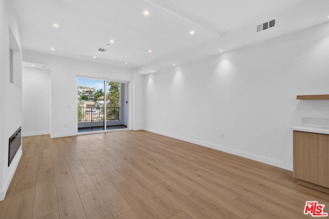 150 N Carondelet St – photo 3
