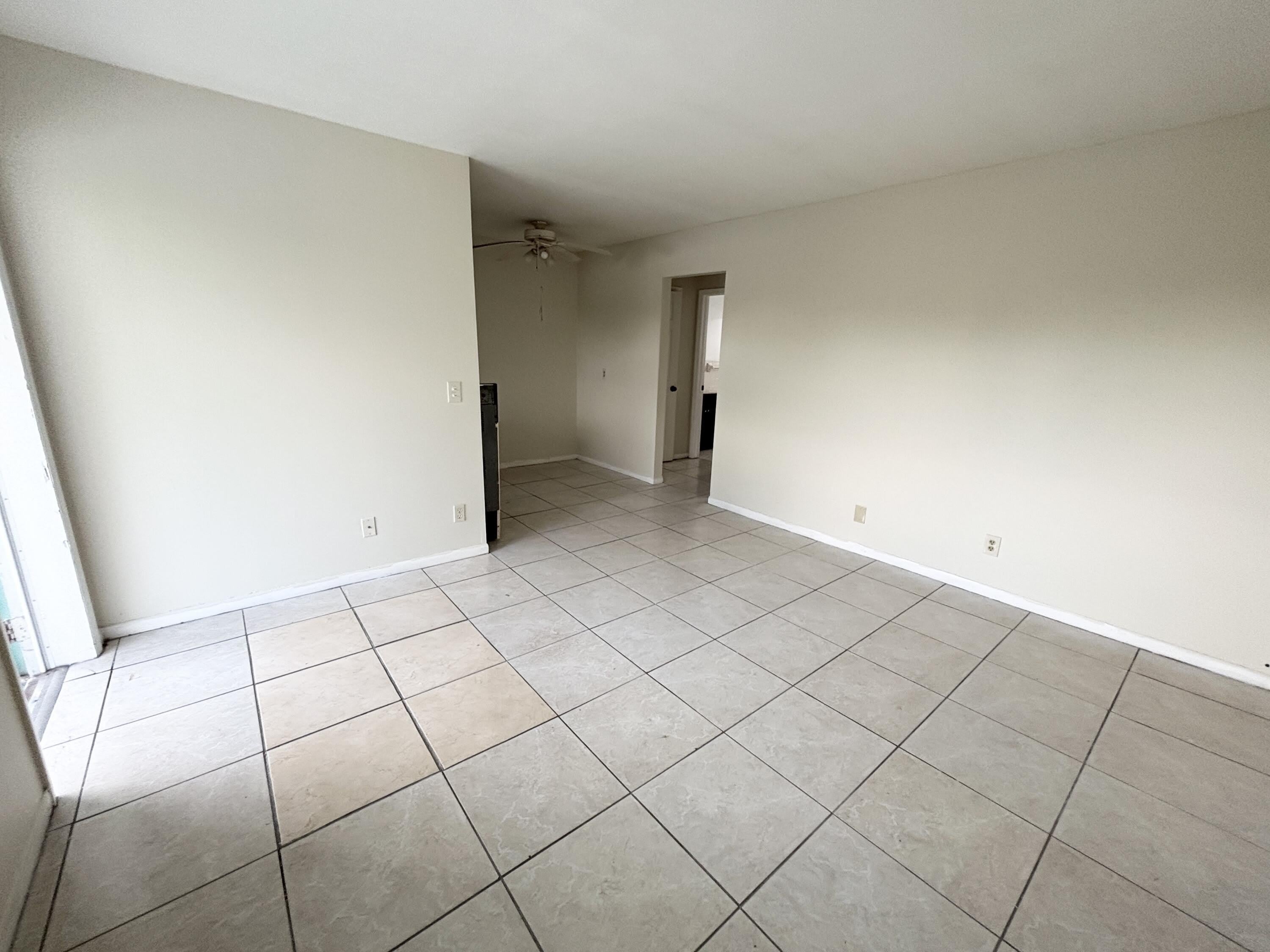 1111 N Federal Highway – photo 4