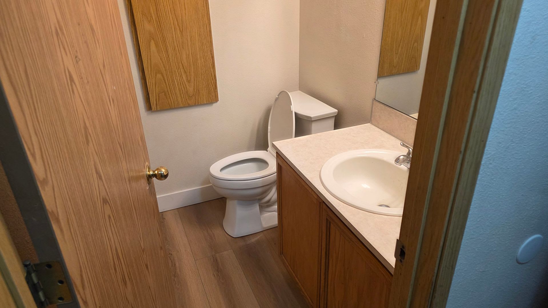 3 Bed, 2 Bath Townhouse Available! – photo 5