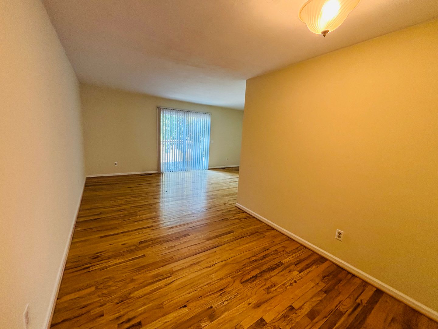 4 Bedroom, 3.5 Bath Townhouse – photo 4
