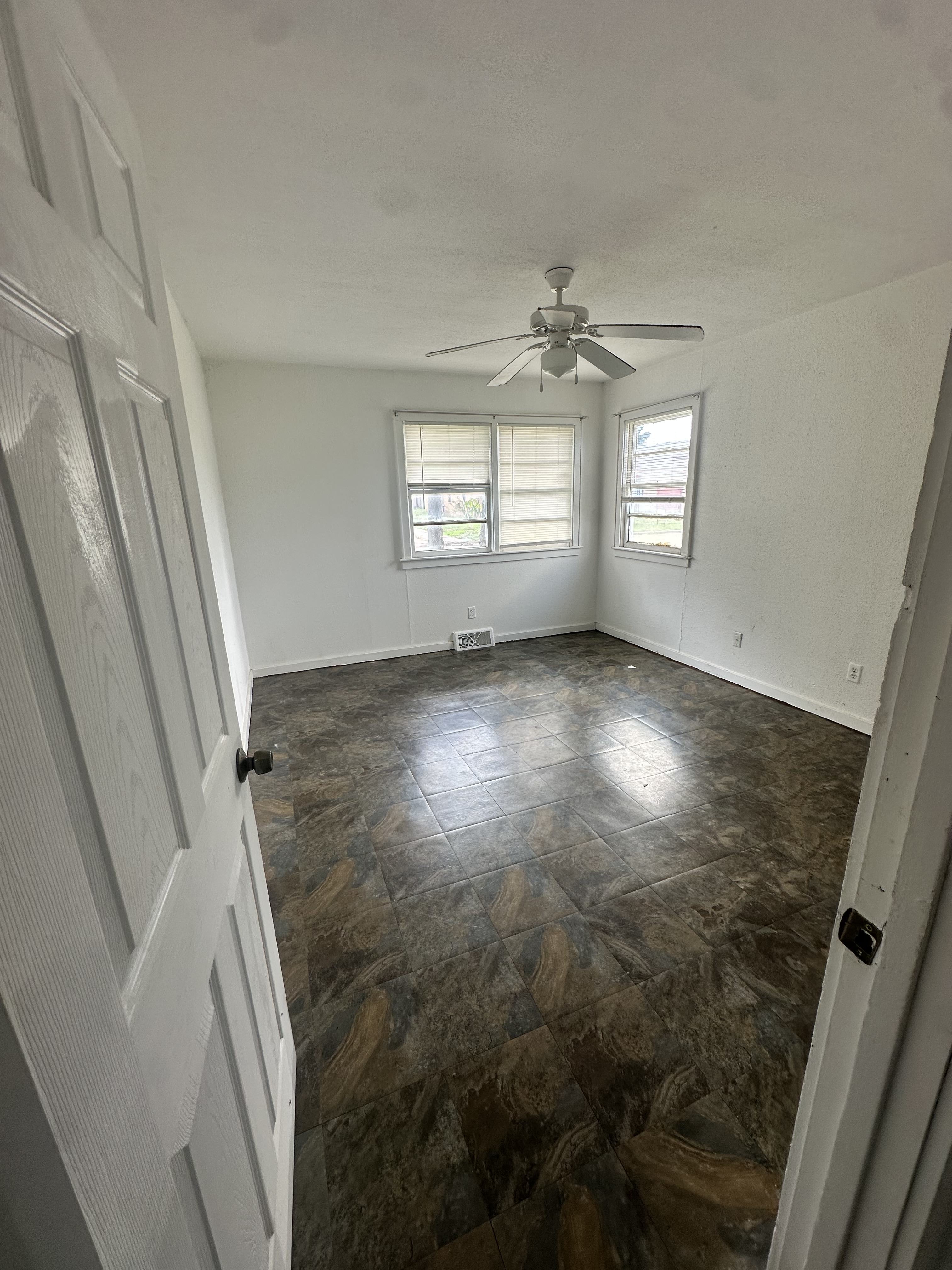 508 Lee St – photo 5