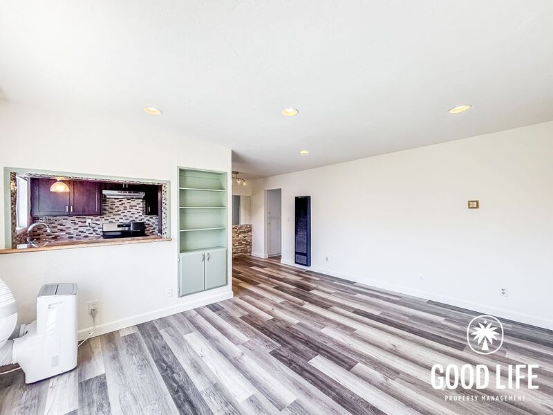 4262 Wilson Ave – photo 2