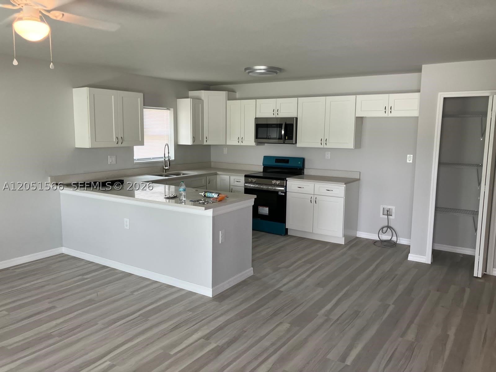 363 POINSETTIA AVE – photo 2