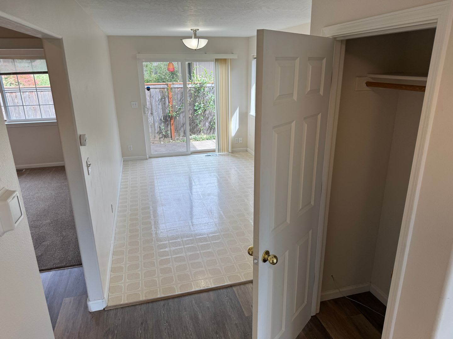 2 bedroom 1 bath duplex with garage! – photo 5