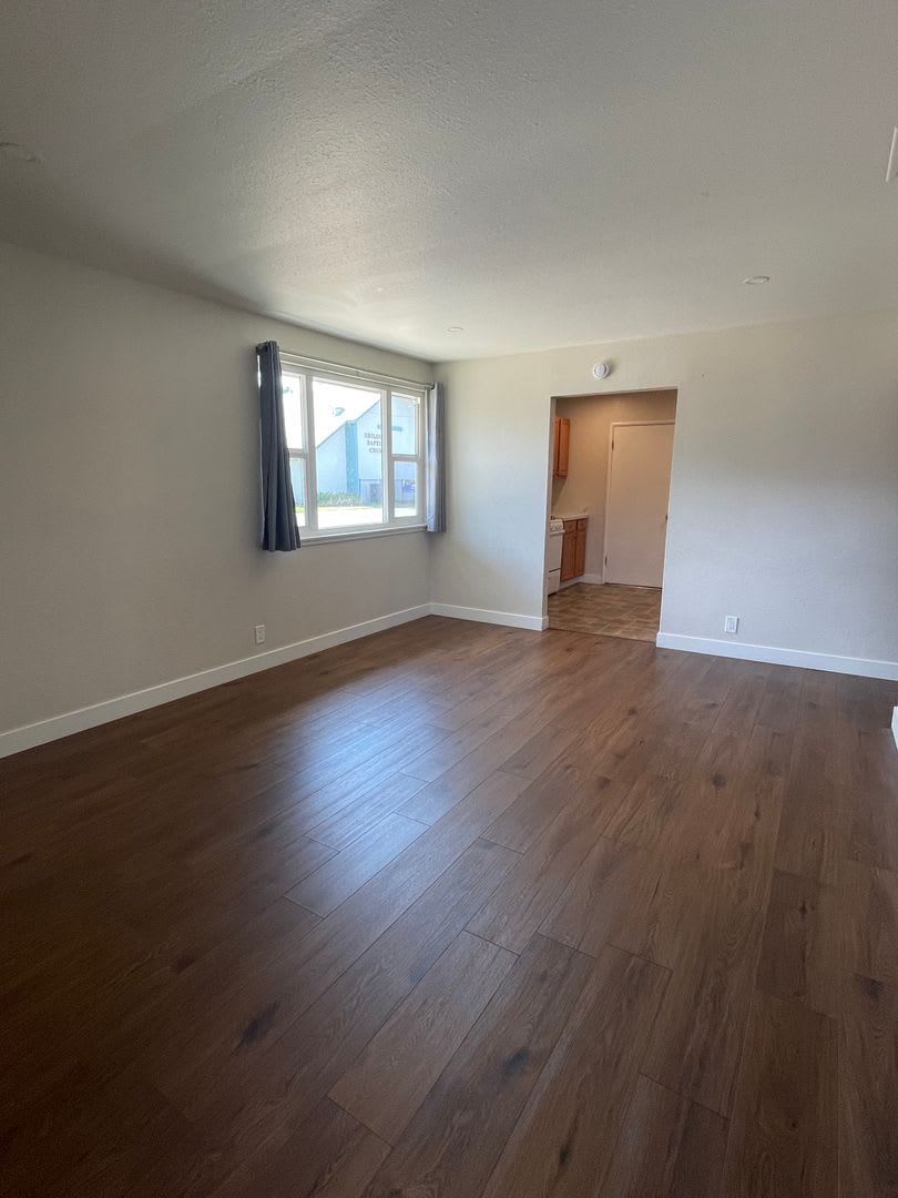 2Bed 1Bath Duplex 1 Block From Vaca High School Remodeled Interior Dual Pane Windows With Detached Single Car Garage – photo 4