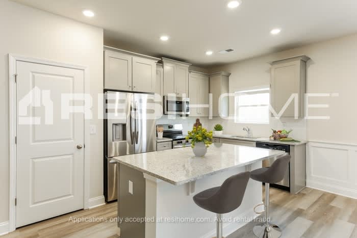 203 Aurora Lane – photo 4