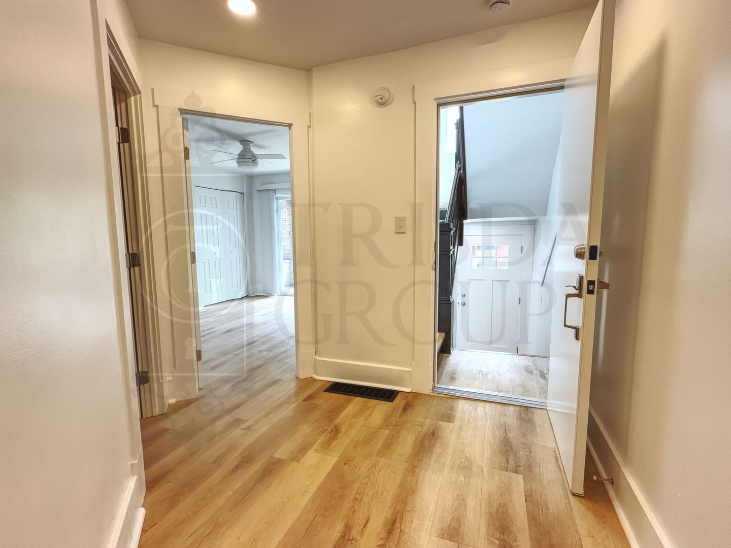 Avail Oct 1 2Br Apt In Beechview South Hills Beautiful Design Laminate Floors Ac Pets Ok Balcony W D – photo 2