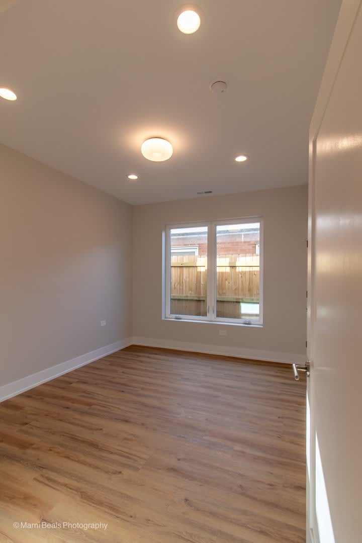 6749 S Langley Avenue – photo 3