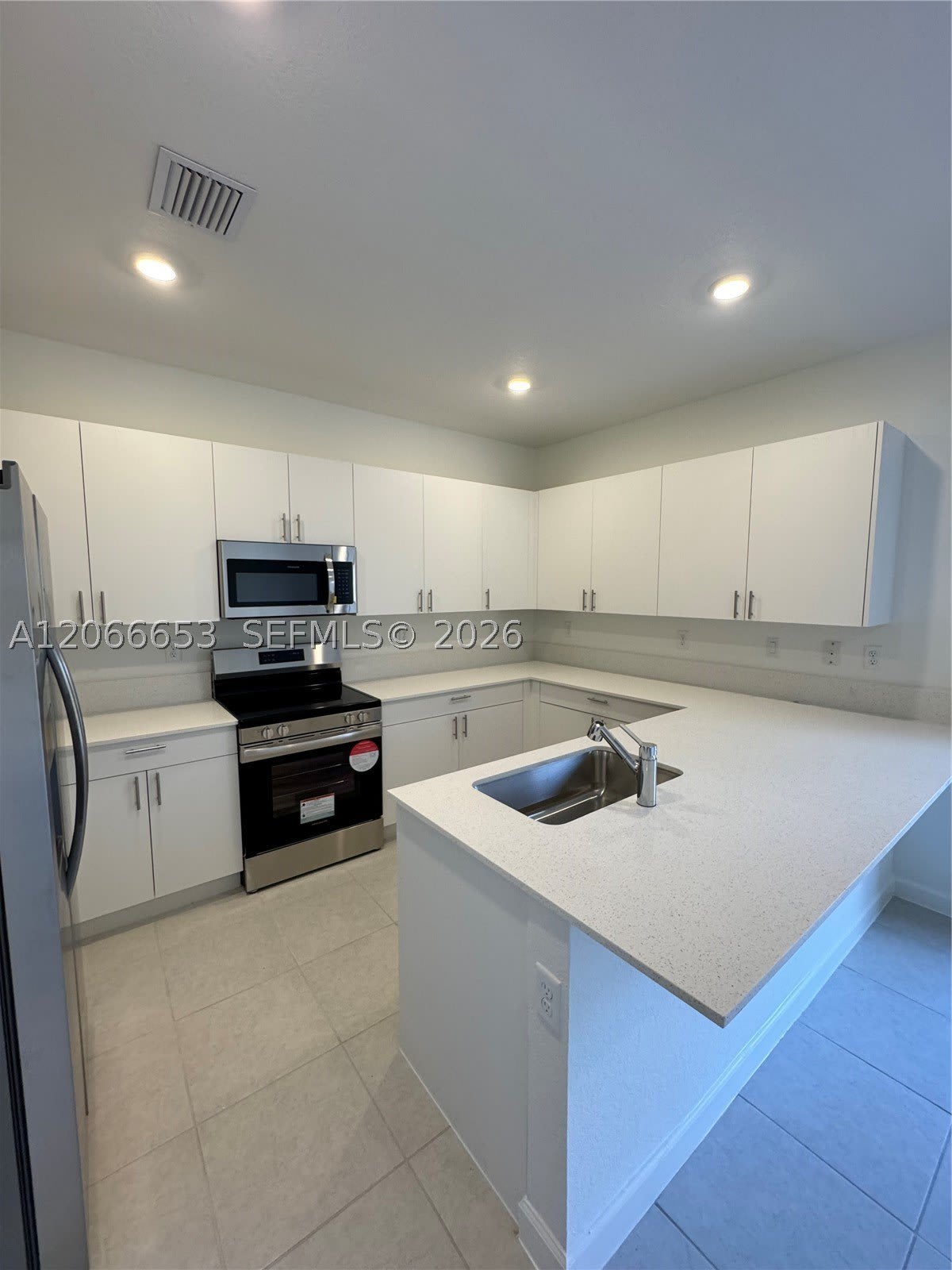 23379 SW 128th Ave – photo 4