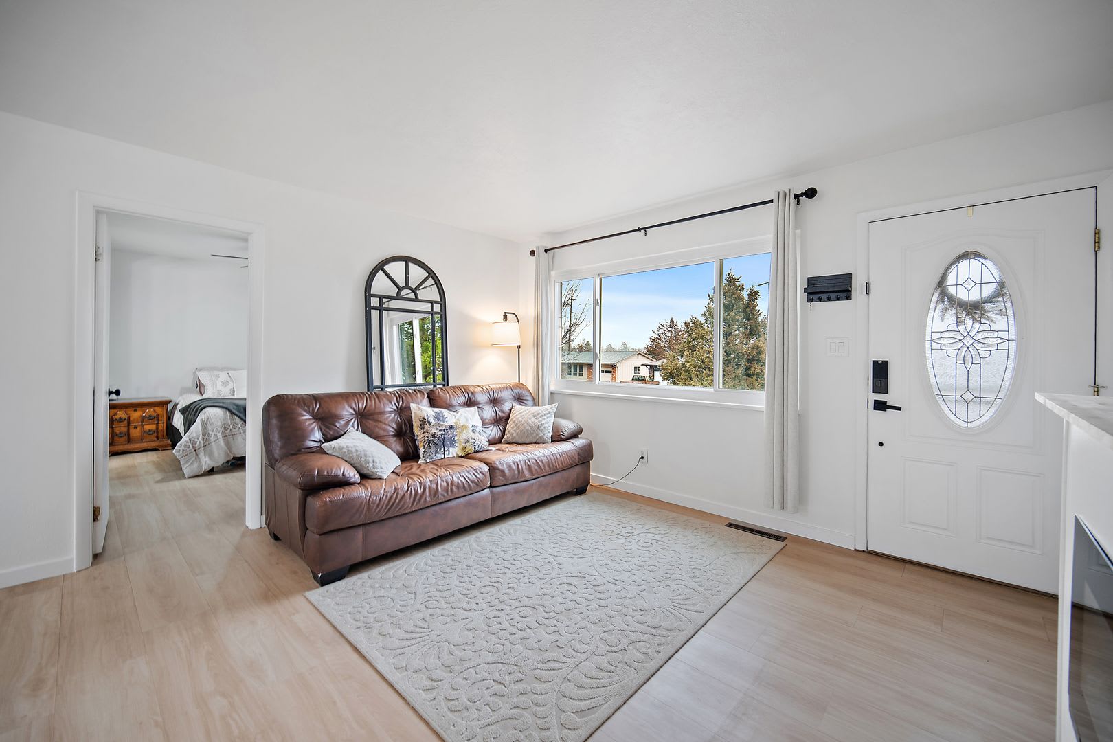 Fully Remodeled 4-Bedroom Home in Old Colorado City – photo 3