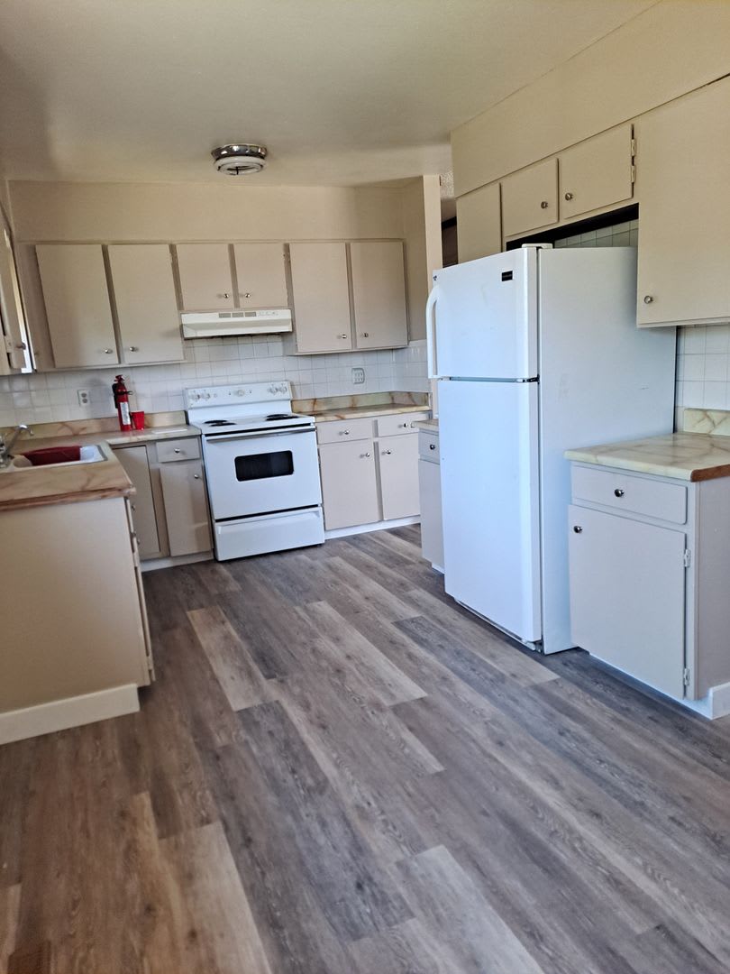 All Prospective Tenants Must Submit A 58Non Refundable Application Fee Per Applicant Online And Be Pre Qualified Prior To Any Showings – photo 4