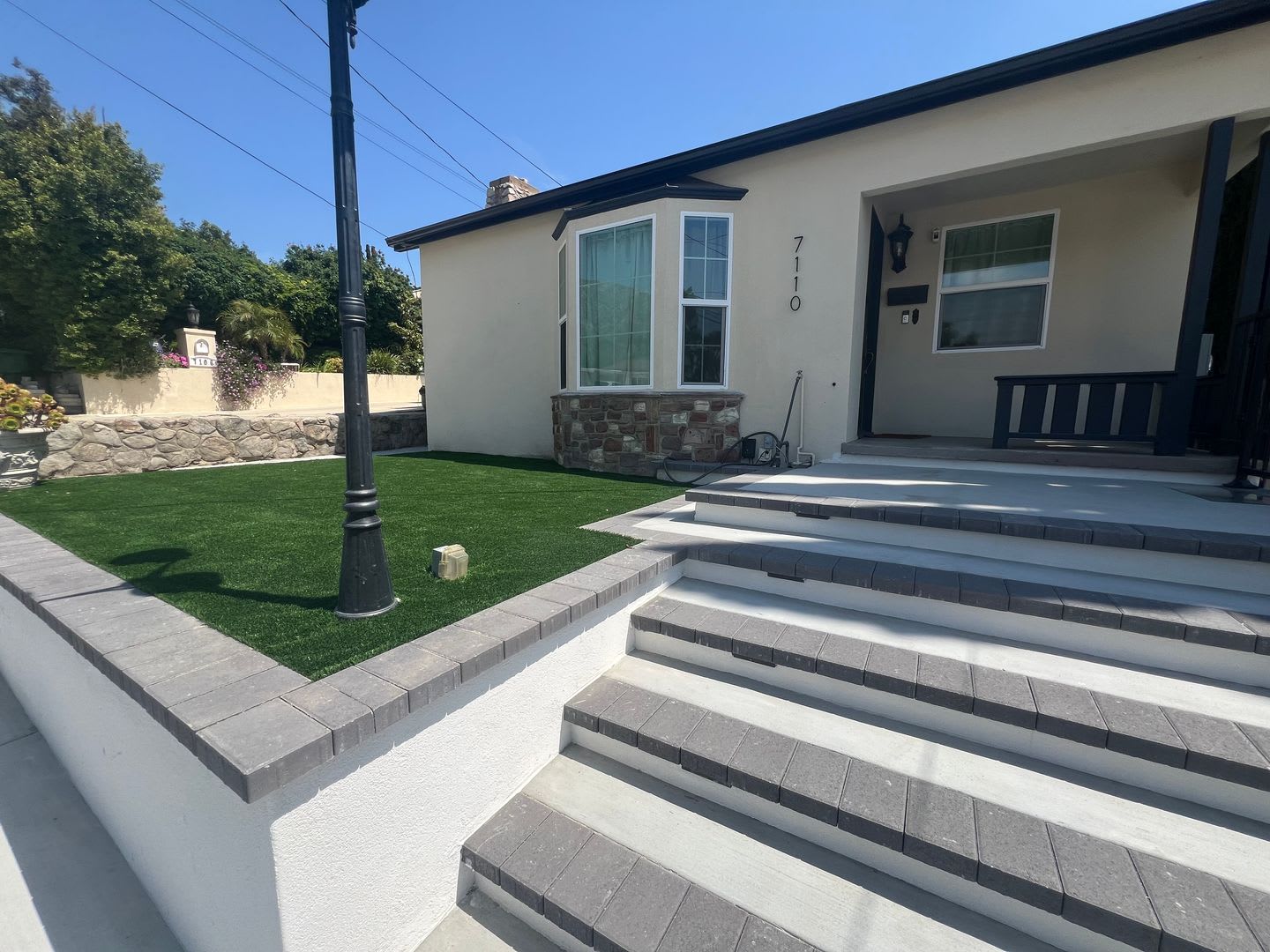 Move-In Ready! Beautifully Renovated 2BR Home with Scenic Views – photo 1