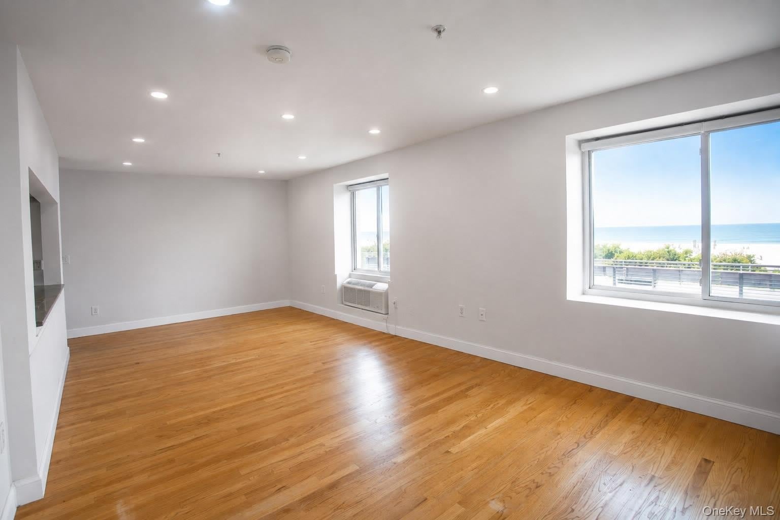 10 Franklin Boulevard – photo 5