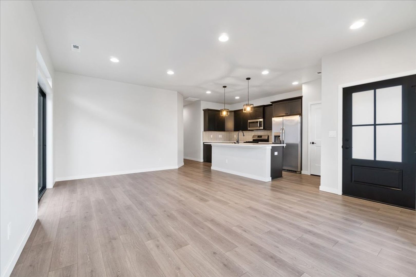Single-Level Serenity: Your 3 Bedroom, 2 Bath Dream Home Awaits – photo 5