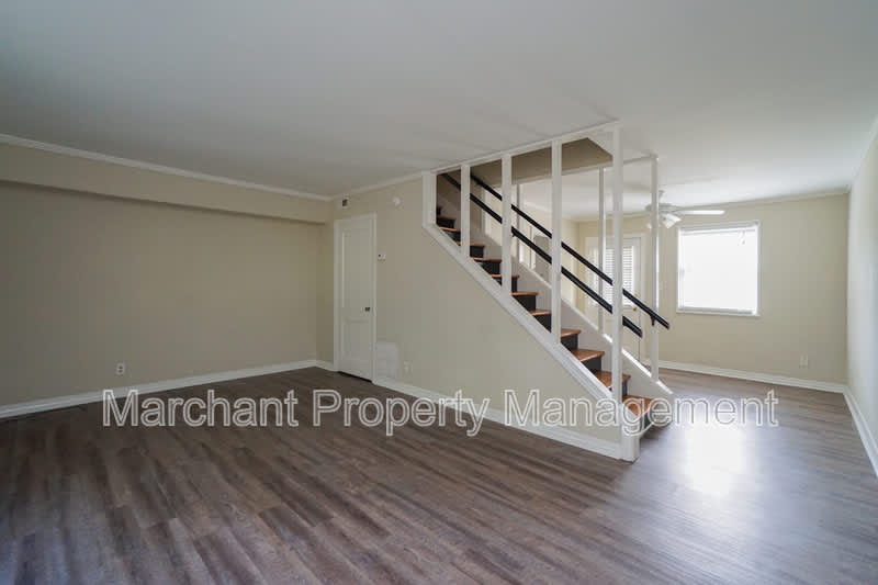 605 University Ridge – photo 4