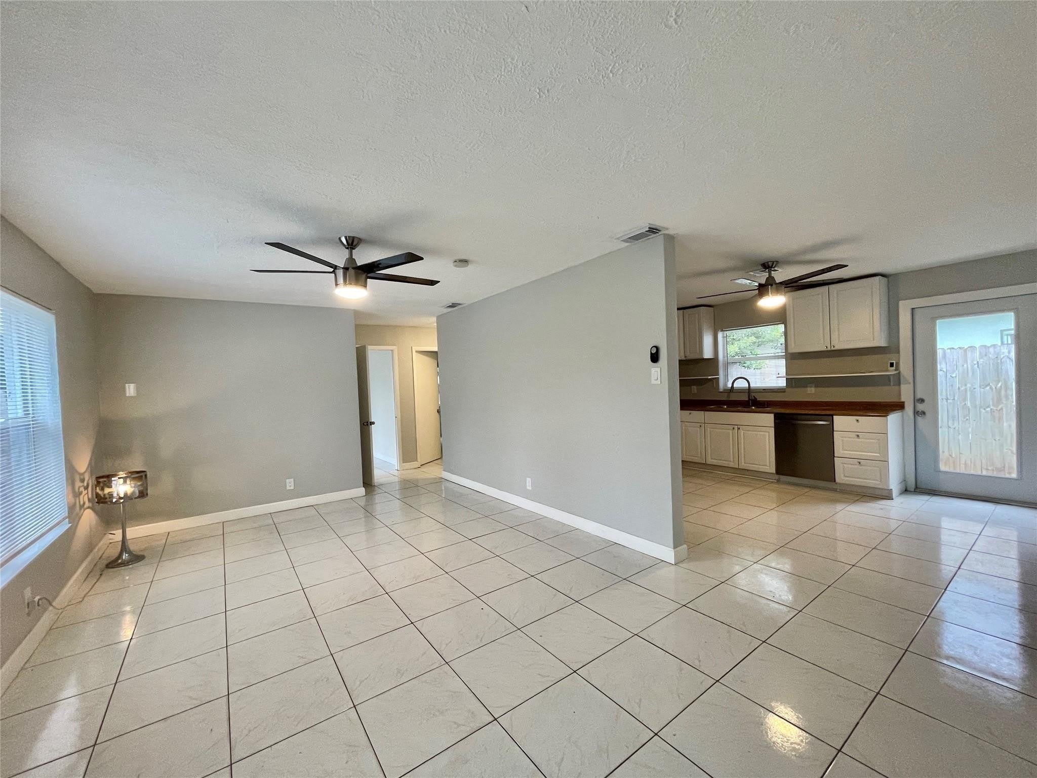 100 NE 12th Street – photo 3