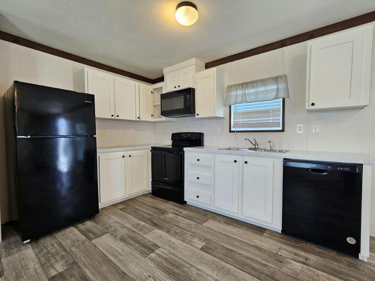 1020 N Yellowstone Dr – photo 4