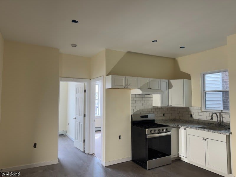 213 Harrison Ave – photo 3