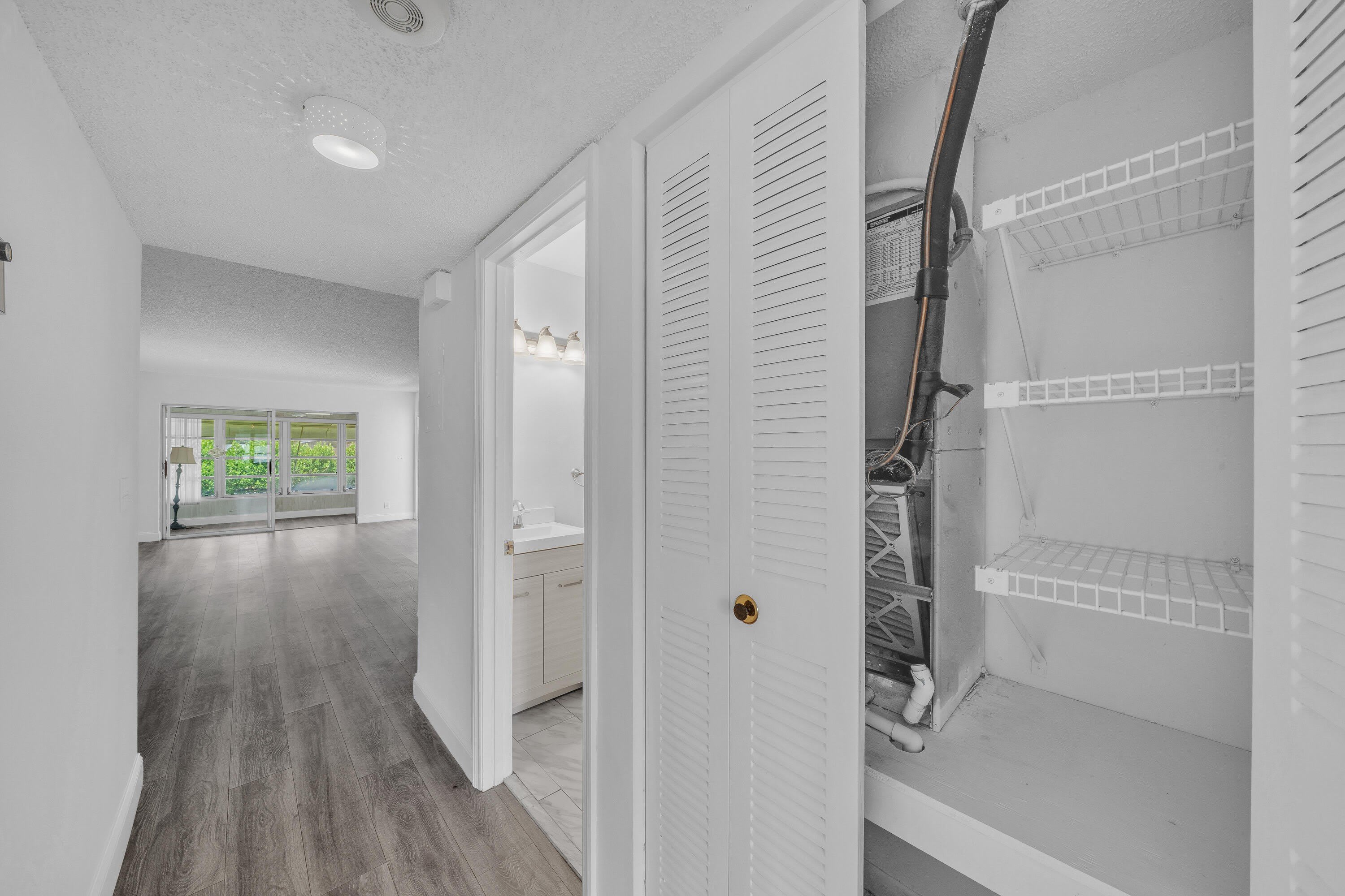 4550 NW 4TH Street – photo 3