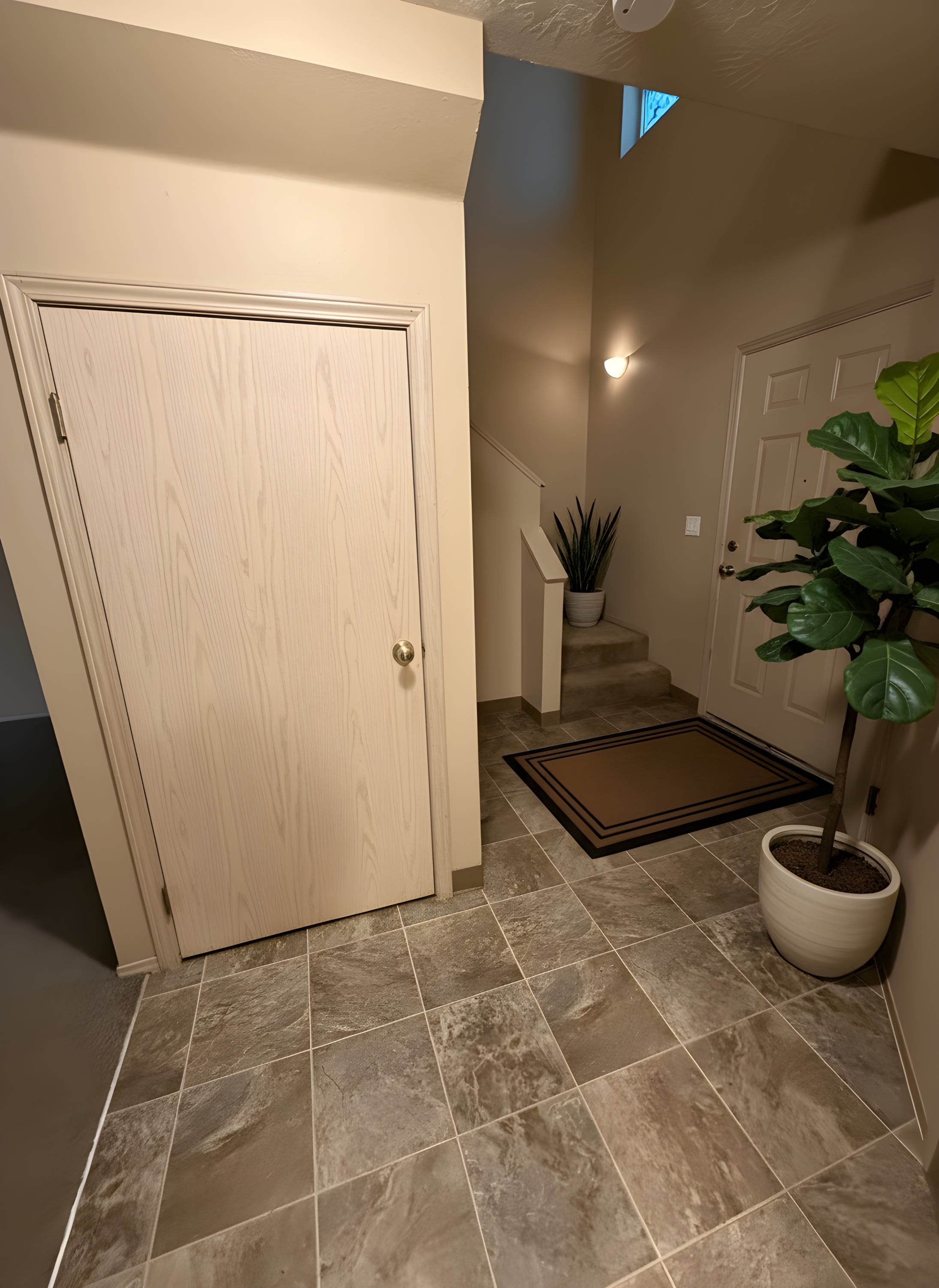 1048 Ridgefield Court – photo 3