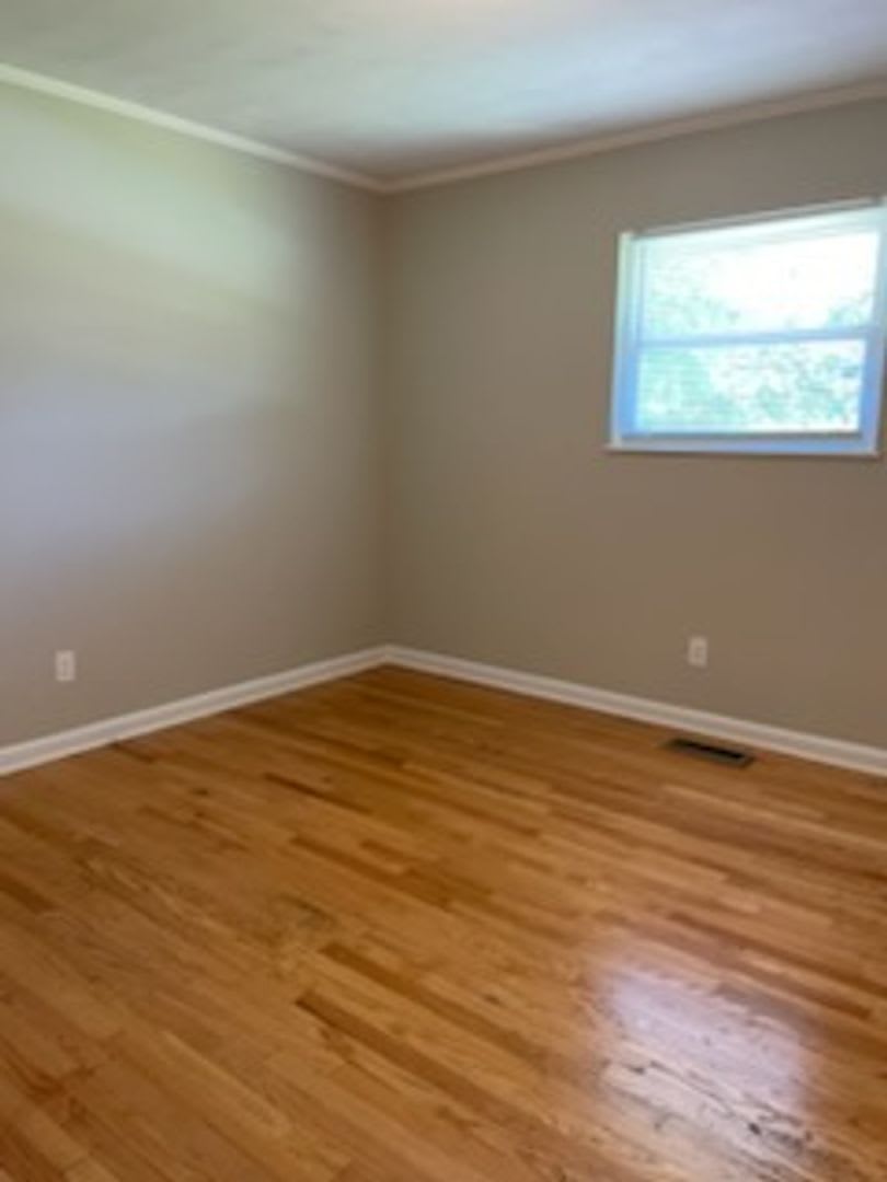 740 Haywood Dr – photo 2