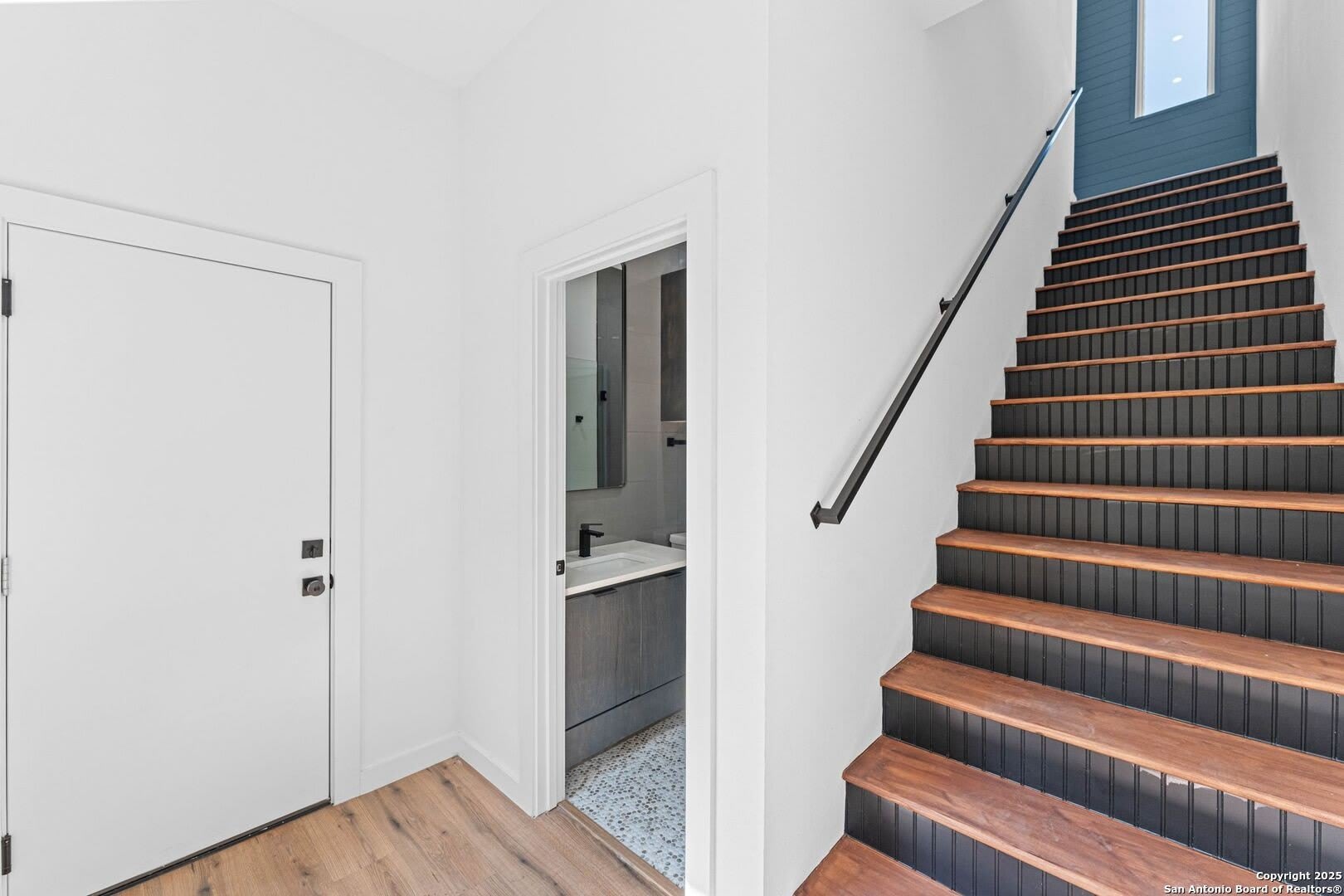 108 Vine St – photo 4